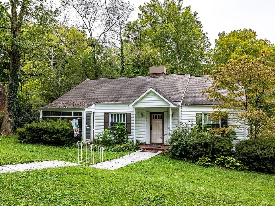 1st image of 301 Mayflower Dr