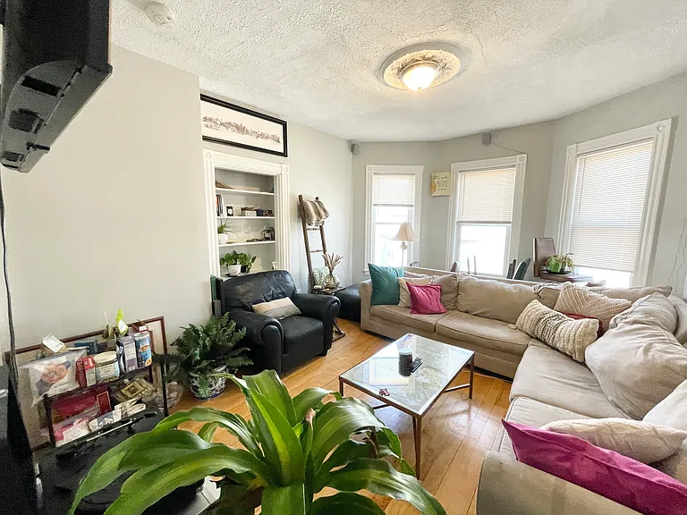 24 Pond St #3 — Photo 8