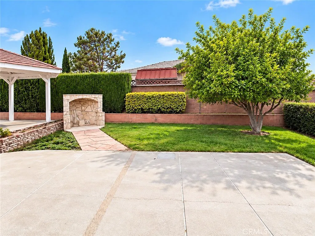4 bed, 1780 sqft, $4,000 — Photo 3