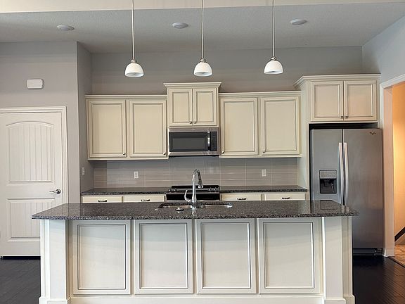 3rd image of 1505 Residence Dr