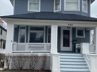 242 E South St, Elmhurst, IL 60126