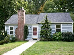 11 Maplewood Rd, Shrewsbury, MA 01545