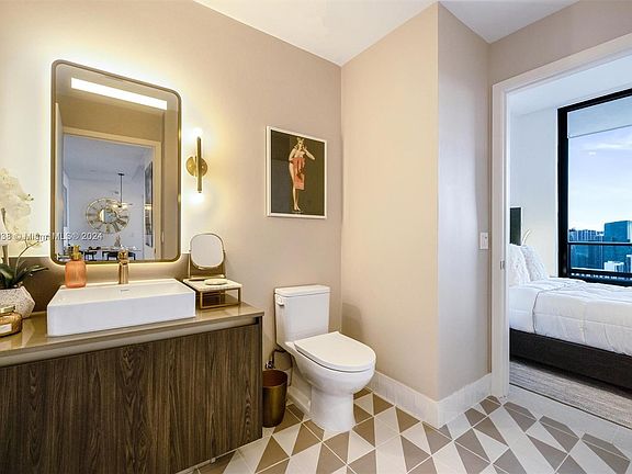 3rd image of 601 NE 1st Ave #4805