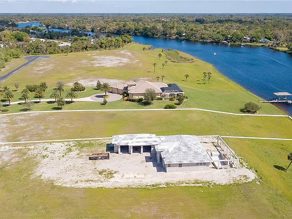 3rd image of 2516 Caloosa Shores Dr