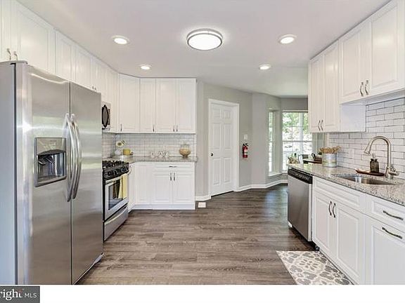 5th image of 50 Catherine Dr