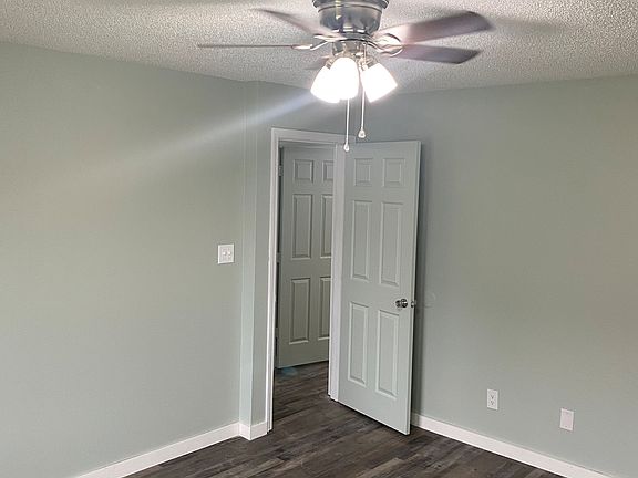 3rd image of 2812 Jerrald Dr