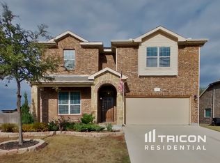 2 Mapleridge Dr, Edgecliff Village, TX 76134