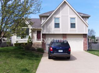 1214 NE 102nd Ct, Kansas City, MO 64155