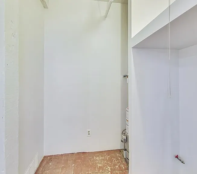 2889 Ford St #10 — Photo 7