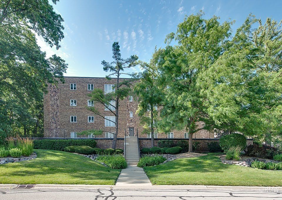 1st image of 467 Hiawatha Trl APT 106