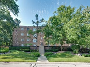 467 Hiawatha Trl APT 106, Wood Dale, IL 60191