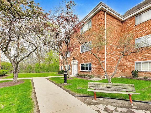 5th image of 6882 W Touhy Ave APT A