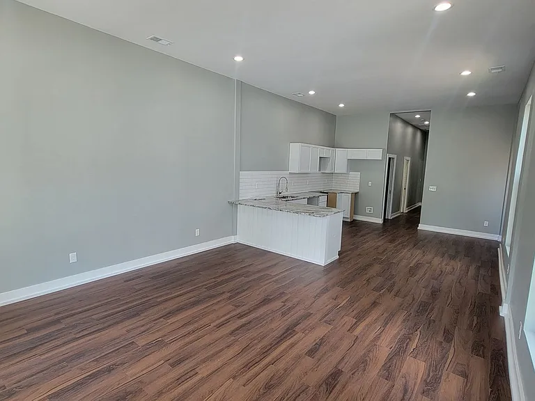 511 E Kentucky St — Photo 2