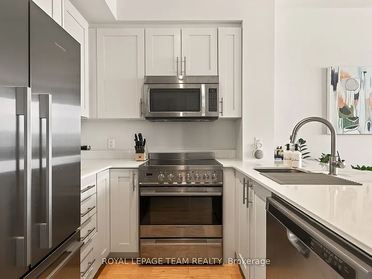 1035 Bank St #1504 — Photo 4