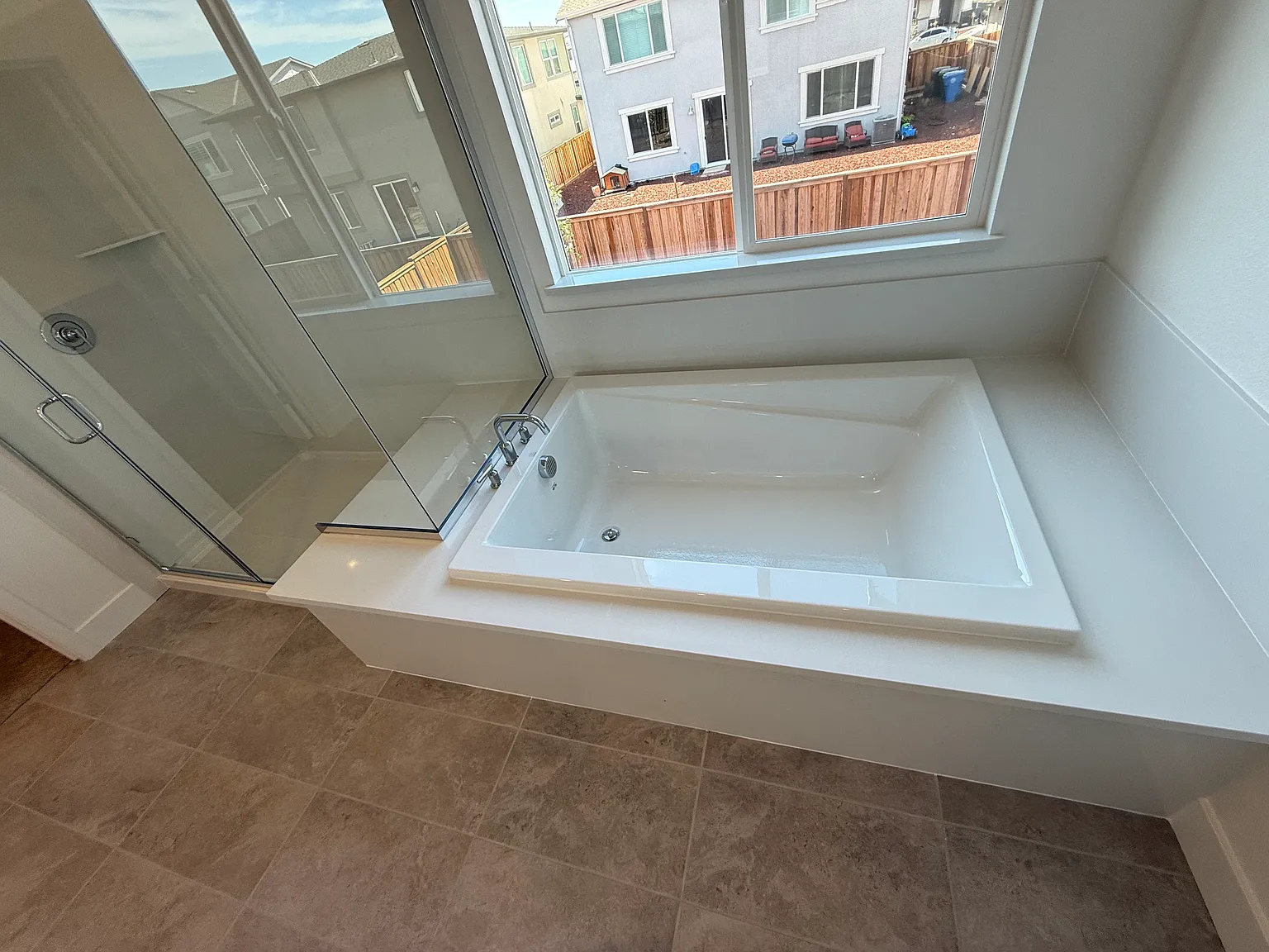 5 bed, 2877 sqft, $2,950 — Photo 4