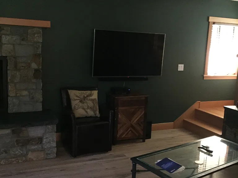 6694 Wildwood Rd — Photo 2