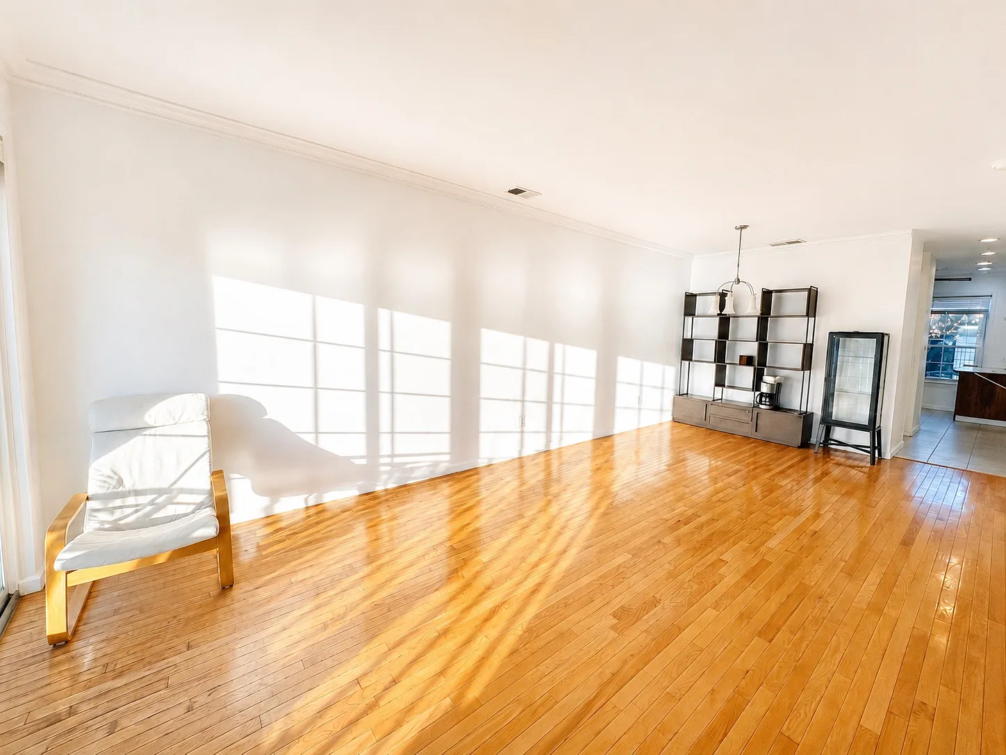 2 bed, 2.5 bath, 1375 sqft, $3,250 — Photo 4