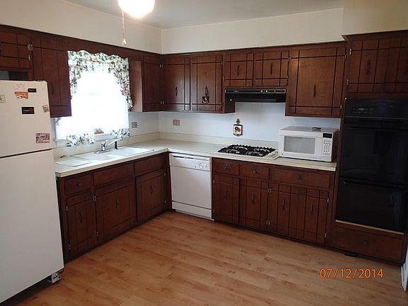 2nd image of 1201 Sleepy Hollow Ln