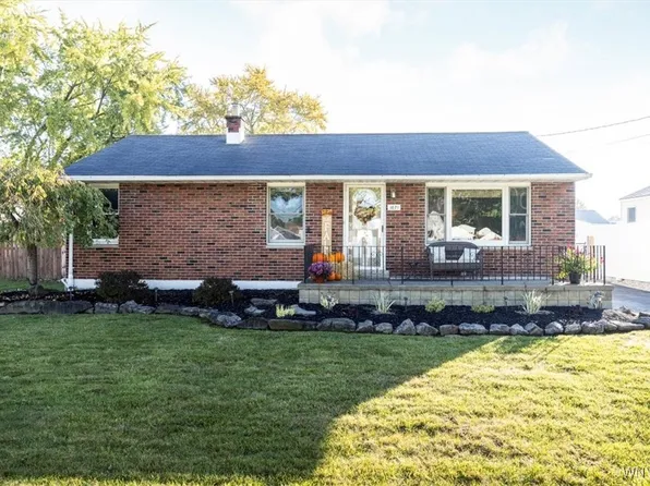1071 99th St, Niagara Falls, NY 14304