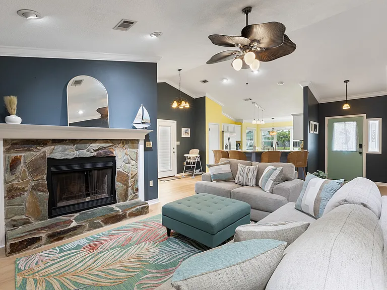 Victoria Ln — Photo 6