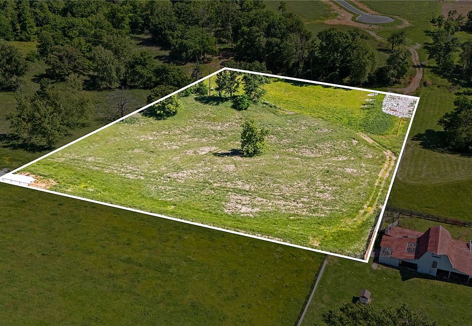 1st image of 19057 Strawberry Plant Rd #29