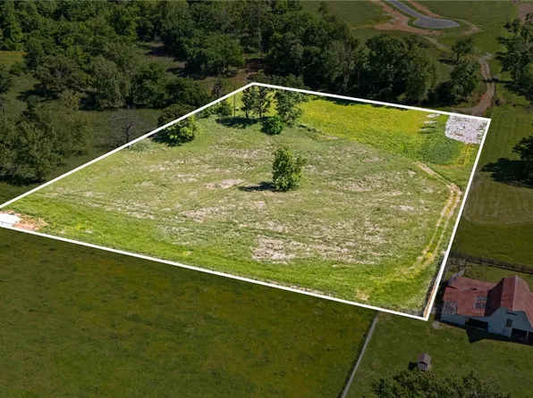 19057 Strawberry Plant Rd #29, Fayetteville, AR 72704