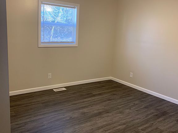 3rd image of 466 Arnett Blvd