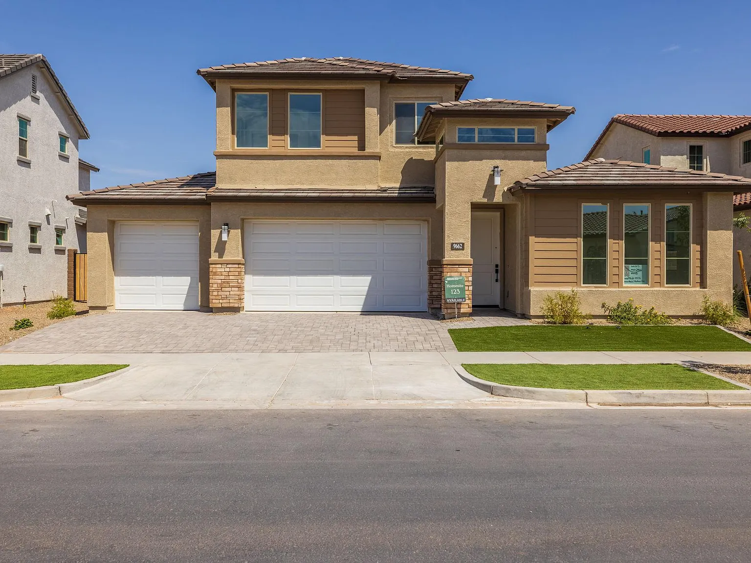5 bed, 2945 sqft, $3,700 — Photo 2