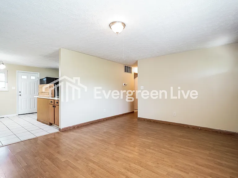 6251 Brauning Dr — Photo 4
