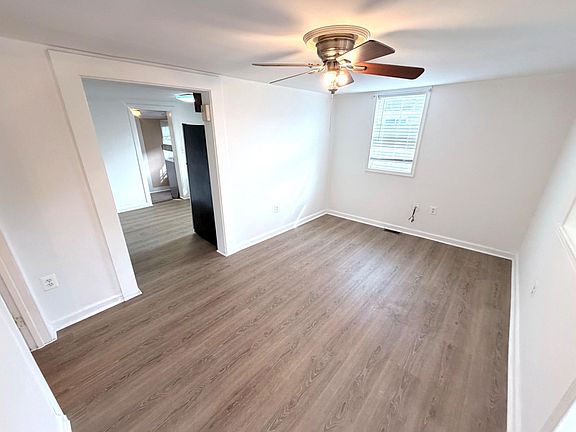 4th image of 8235 Glen Ct