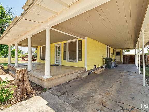 5th image of 804 S Concho Ave