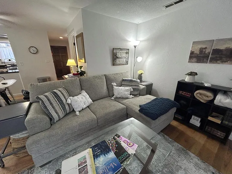 1309 Maple Leaf Ct — Photo 36