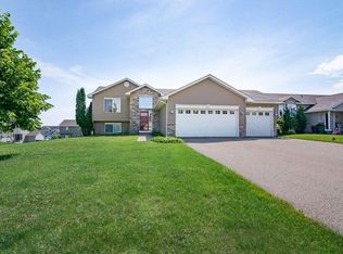 814 10th Ave NE, Lonsdale, MN 55046