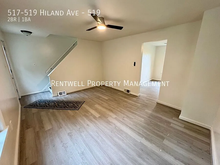 Cozy 2-Bedroom Duplex with Off-Street Parking in Coraopolis — Photo 4