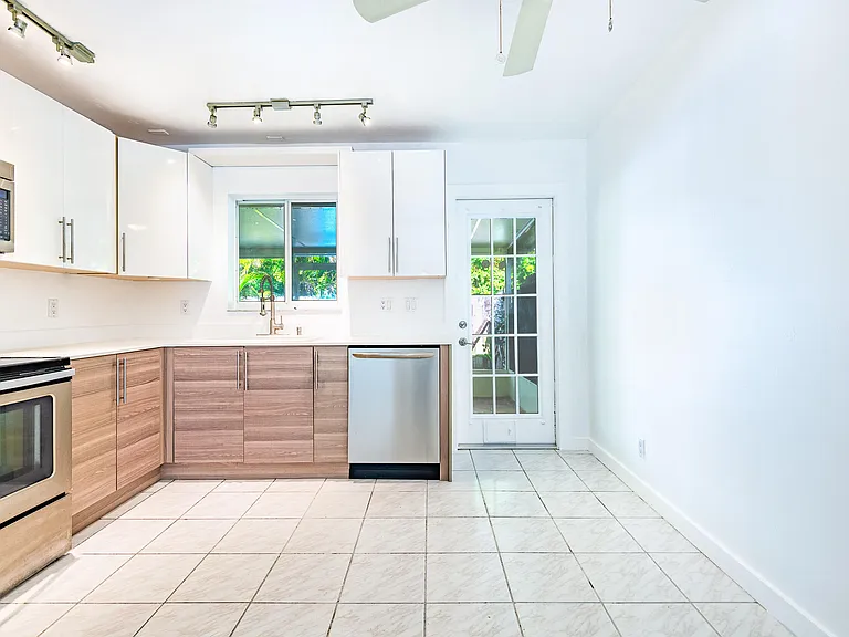 2501 Taylor St #C — Photo 8