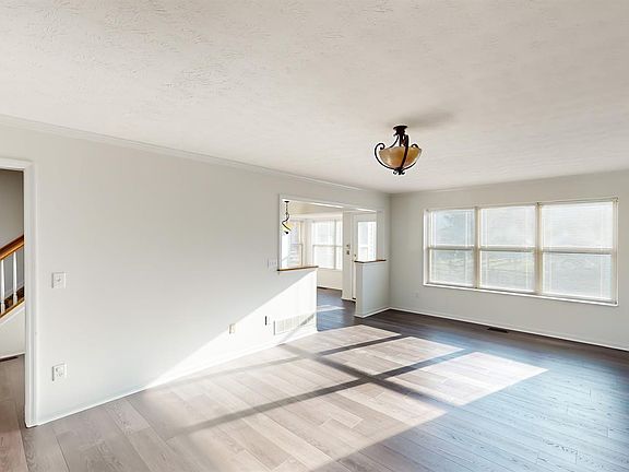 4th image of 4739 Circle Dr