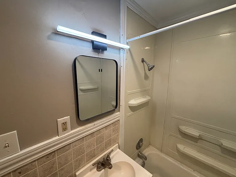 701 N Doris St — Photo 15