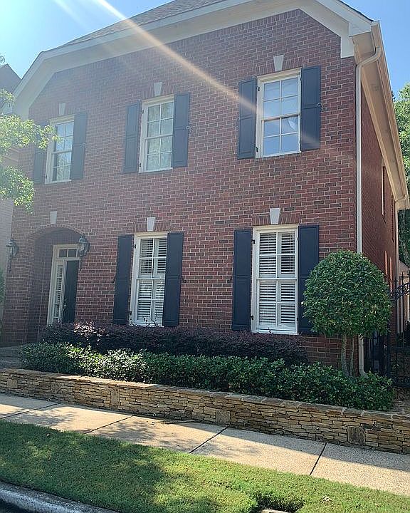  Beautiful exterior! 