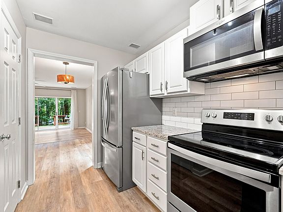 2nd image of 4307 Southwind Dr