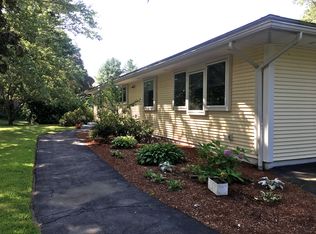 2 Glen St, Rowley, MA 01969