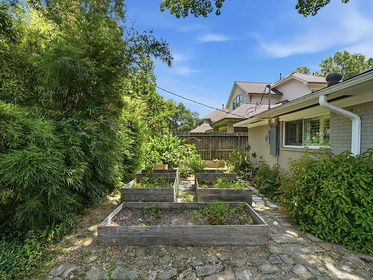14110 Barryknoll Ln — Photo 31