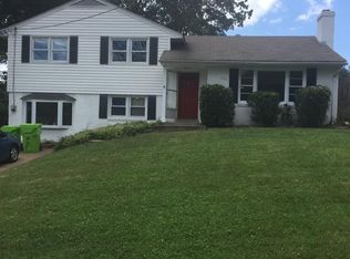 5960 Joffa Pl, Springfield, VA 22150