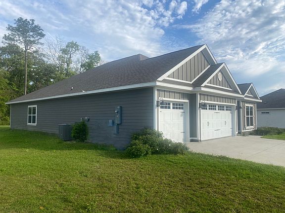 3rd image of 116 London Cir