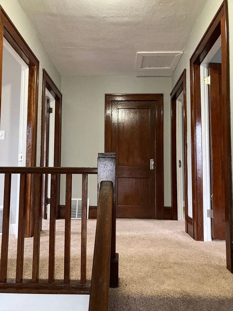 Beautiful 6 bedroom 2 bathroom House! — Photo 4
