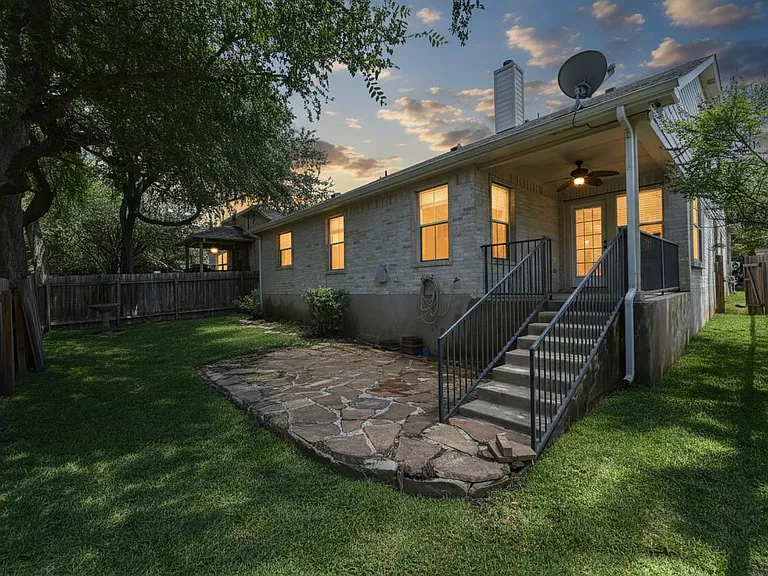 16504 Castletroy Dr — Photo 20
