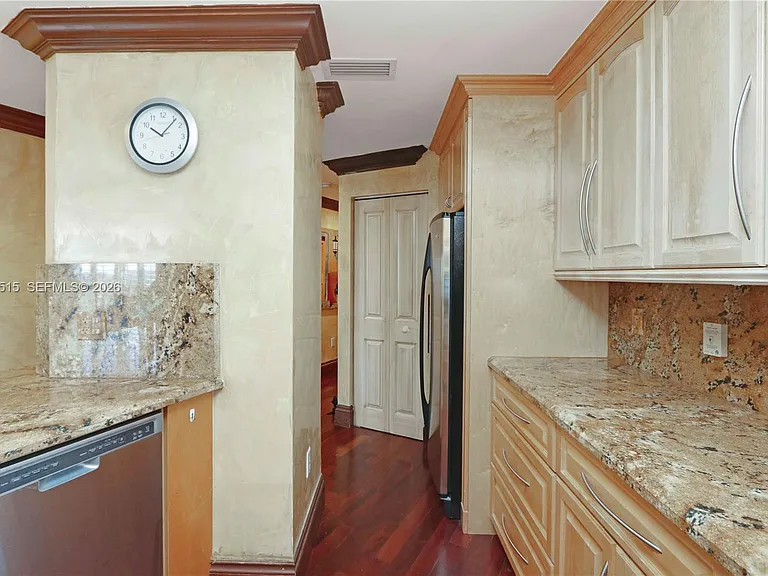10 Aragon Ave #1216 — Photo 12