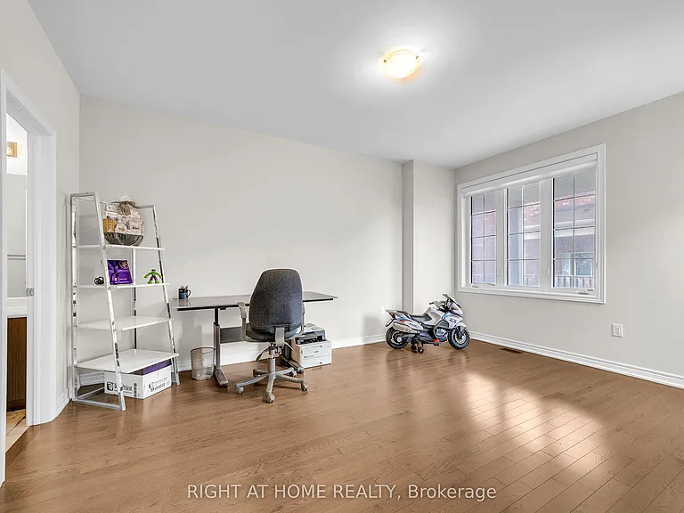 126 Blackwell Cres — Photo 18