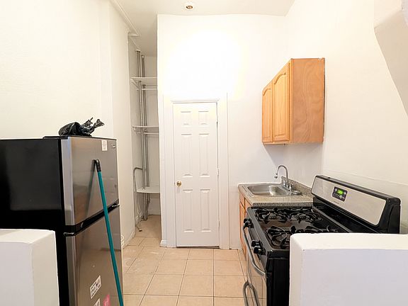 3rd image of 227 Troy Ave APT 1A