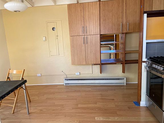 4th image of 24 Parkwood Ave #A