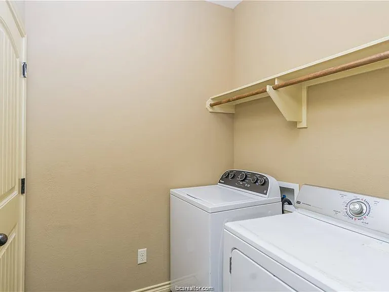 3010 Old Ironsides Dr — Photo 16